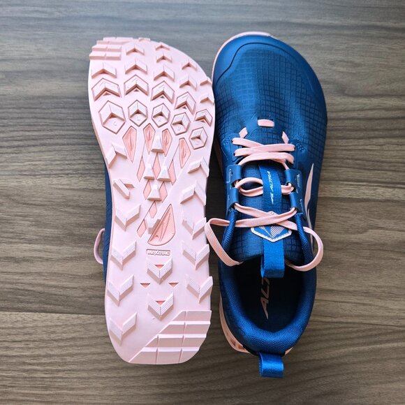 Altra Lone Peak 8, Women's 9.5, Navy/Coral - Picture 9 of 11